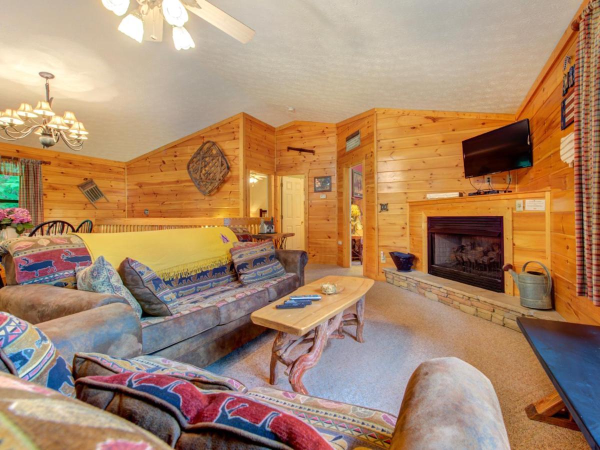 Great Expectations, 3 Bedrooms, Fireplace, Pool Table, Hot Tub, Sleeps 10 Gatlinburg Bagian luar foto