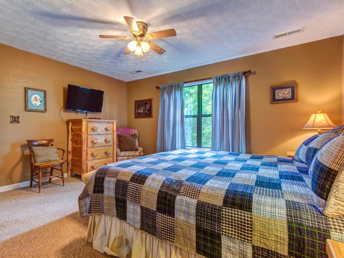 Great Expectations, 3 Bedrooms, Fireplace, Pool Table, Hot Tub, Sleeps 10 Gatlinburg Bagian luar foto