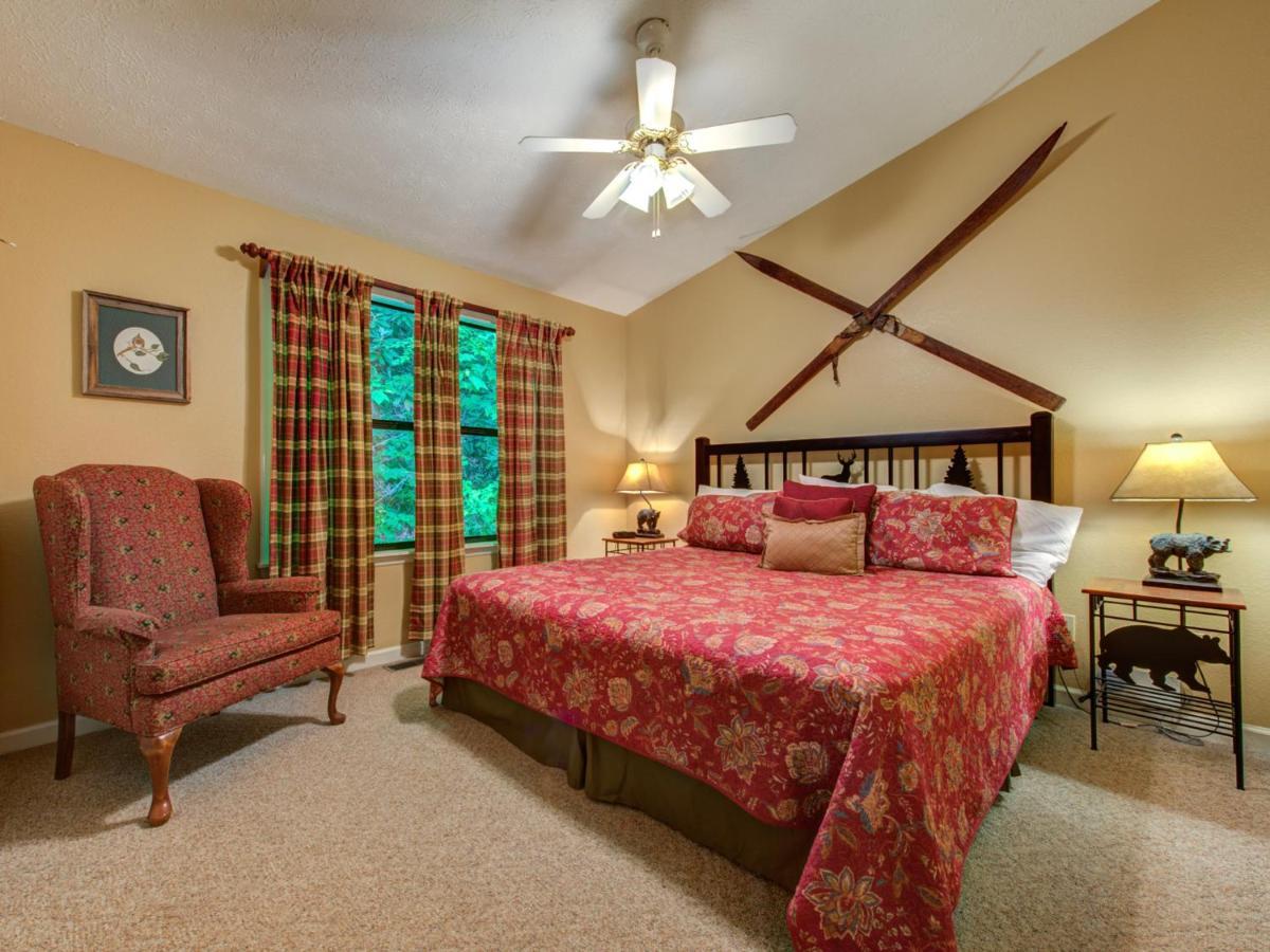 Great Expectations, 3 Bedrooms, Fireplace, Pool Table, Hot Tub, Sleeps 10 Gatlinburg Bagian luar foto
