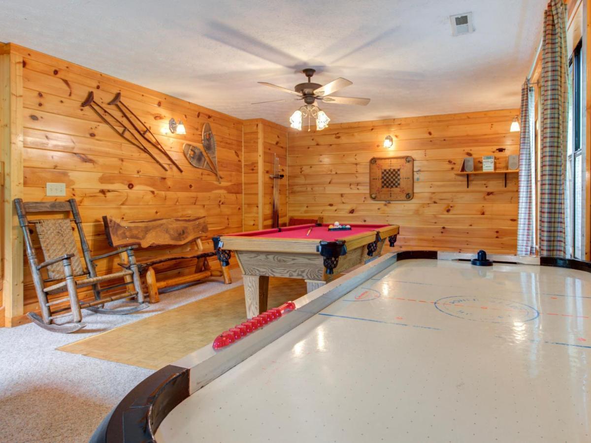 Great Expectations, 3 Bedrooms, Fireplace, Pool Table, Hot Tub, Sleeps 10 Gatlinburg Bagian luar foto