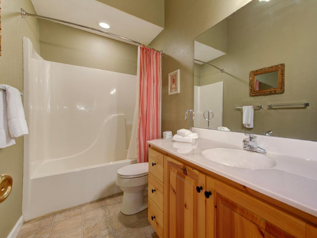 Great Expectations, 3 Bedrooms, Fireplace, Pool Table, Hot Tub, Sleeps 10 Gatlinburg Bagian luar foto